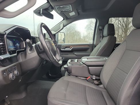 Used 2025 Chevrolet Silverado 2500 LT w/ Safety Package image 15