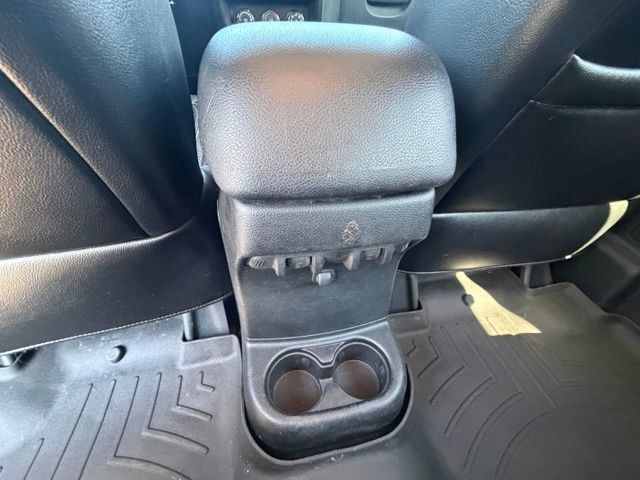 Used 2017 Jeep Wrangler Unlimited Sahara w/ Connectivity Group AWD/4WD image 15