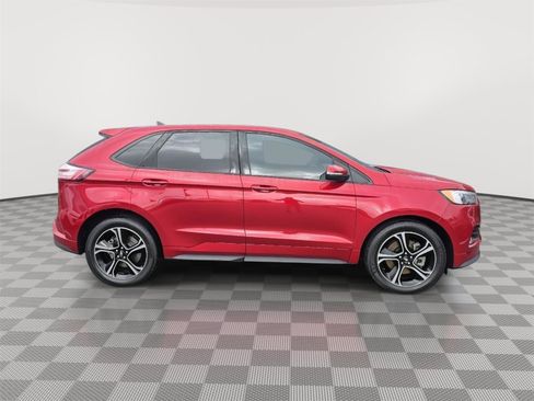 Used 2021 Ford Edge ST image 3