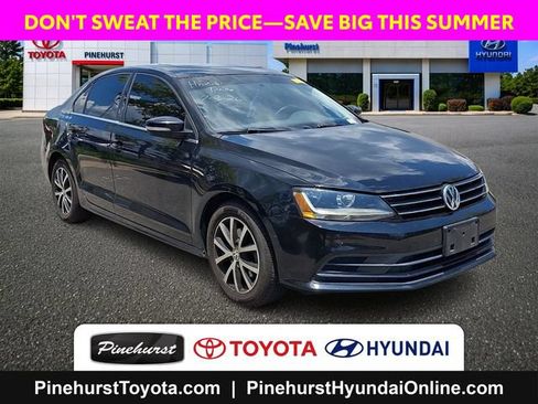 Used 2017 Volkswagen Jetta SE FWD image 1