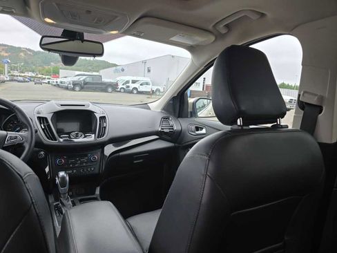 Used 2018 Ford Escape Titanium AWD/4WD image 14