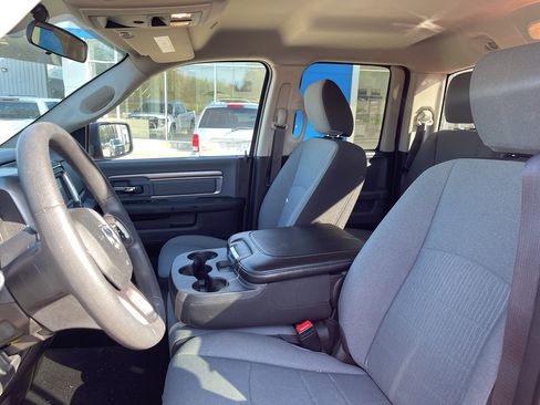 Used 2024 RAM 1500 Classic SLT image 7