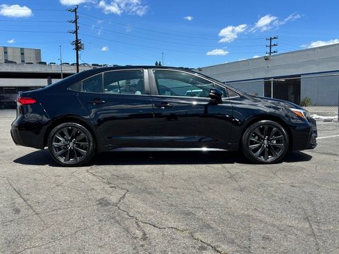 Used 2024 Toyota Corolla SE FWD image 3