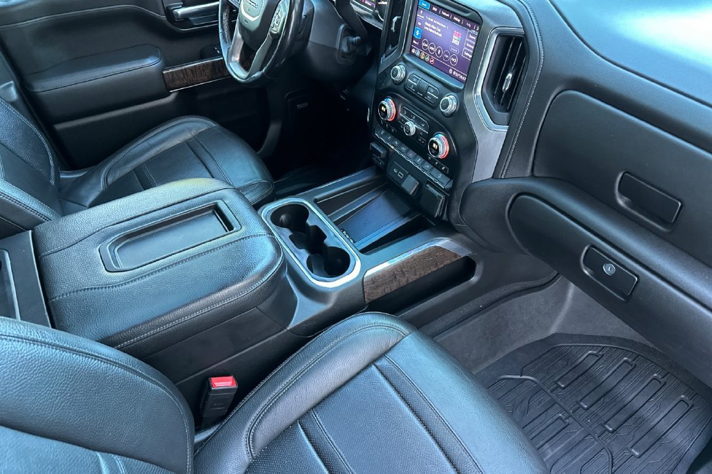 Used 2020 GMC Sierra 2500 Denali w/ Denali Ultimate Package AWD/4WD image 17