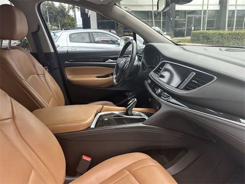 Used 2020 Buick Enclave Premium image 30