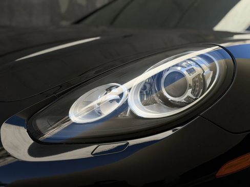 Used 2015 Porsche Panamera image 15