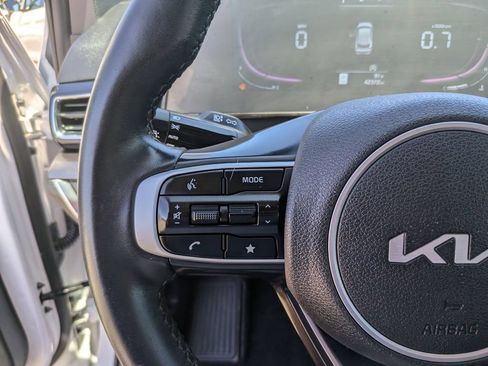 Certified 2025 Kia Sportage EX w/ Premium Package FWD image 31