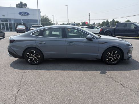Used 2025 Hyundai Sonata SEL FWD image 2