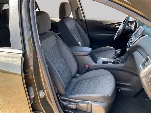 Certified 2024 Chevrolet Equinox LT FWD image 10