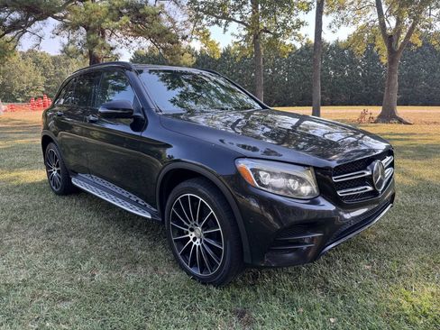 Used 2016 Mercedes-Benz GLC 300 4MATIC image 3