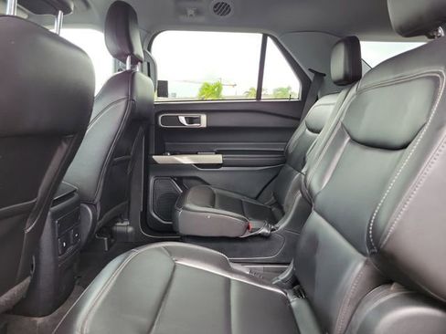 Used 2023 Ford Explorer XLT w/ Equipment Group 202A image 10