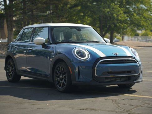 Used 2024 MINI Cooper 4-Door Hardtop FWD image 7