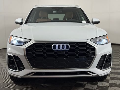 Used 2023 Audi Q5 2.0T Premium Plus w/ Premium Plus Package AWD/4WD image 6