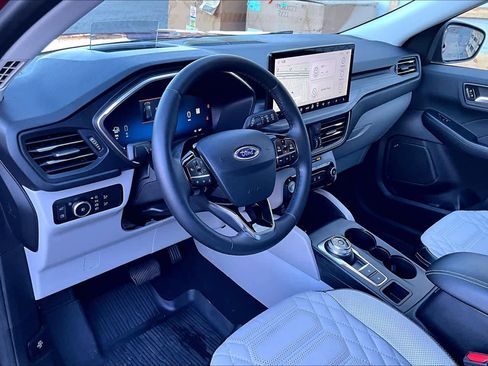 Certified 2023 Ford Escape SE w/ PHEV Premium Package image 17