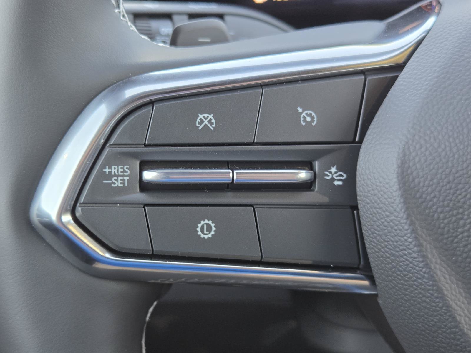 New 2027 Chevrolet Traverse LT w/ Driver Confidence Package FWD image 22