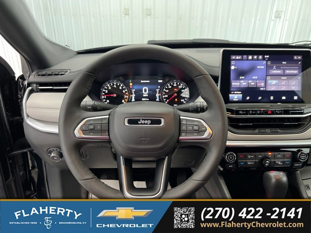Used 2025 Jeep Compass Limited AWD/4WD image 25