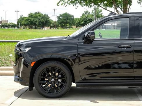 Used 2024 Cadillac Escalade Sport Platinum w/ LPO, ONYX Package AWD/4WD image 12