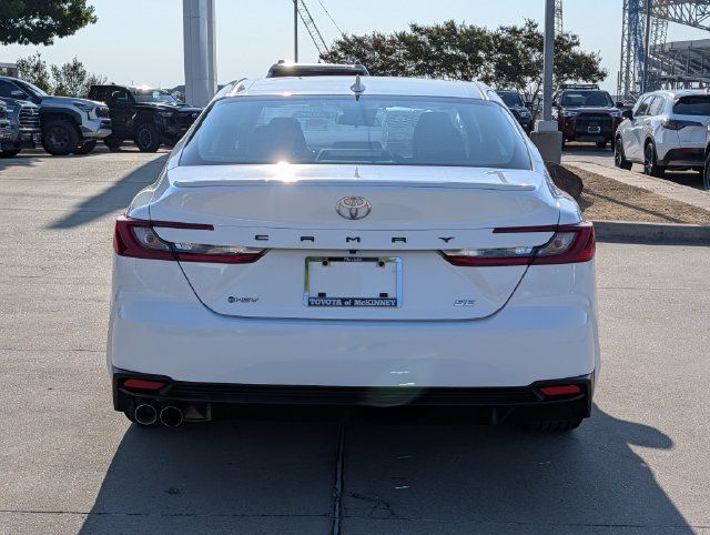 Used 2025 Toyota Camry SE FWD image 7