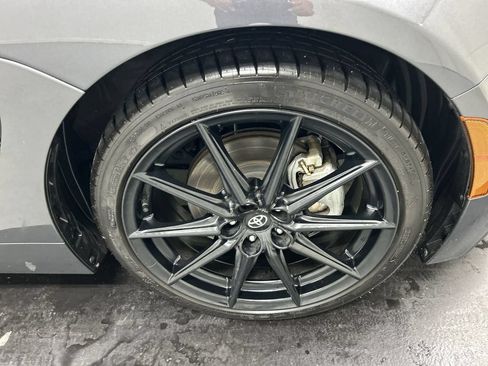 Used 2026 Toyota GR86 Premium w/ ALL Weather Mat Package (TMS) RWD image 8