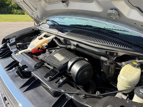 Used 2015 GMC Savana 3500 LT w/ LT Preferred Equipment Group image 40