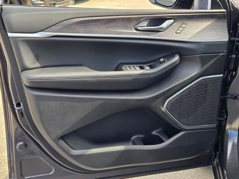 New 2025 Jeep Grand Cherokee Limited w/ Luxury Tech Group II image 19