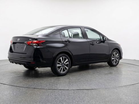 Used 2025 Nissan Versa SV image 9