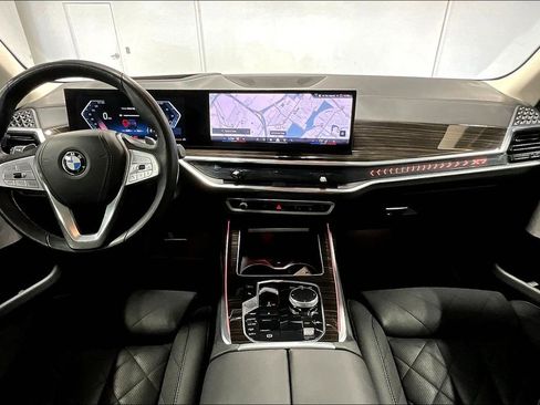 Certified 2024 BMW X7 xDrive40i w/ Premium Package image 18