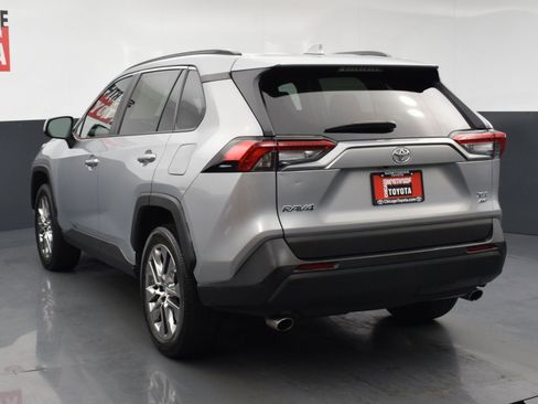 Used 2020 Toyota RAV4 XLE Premium AWD/4WD image 3