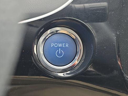 Used 2016 Toyota Prius Two FWD image 19