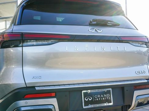 Certified 2023 INFINITI QX60 Autograph w/ Cargo Package image 11