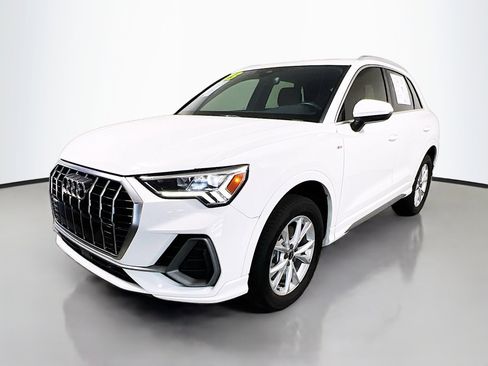 Used 2023 Audi Q3 2.0T Premium w/ Convenience Package AWD/4WD image 10