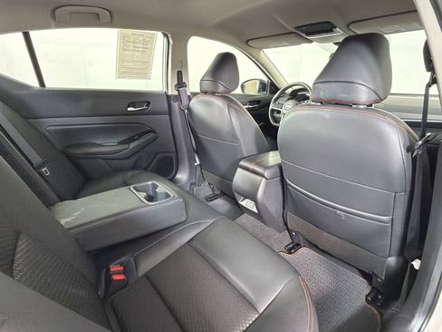 Used 2024 Nissan Altima 2.5 SR FWD image 28