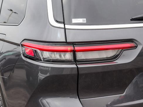 Used 2025 Jeep Grand Cherokee L Laredo RWD image 6