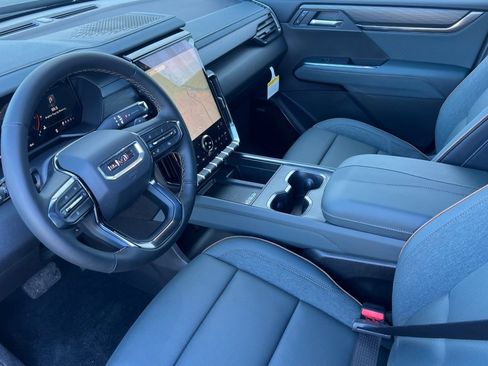 New 2026 GMC Acadia AT4 w/ Luxury Package image 7