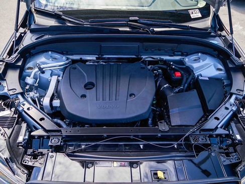 Used 2025 Volvo XC60 B5 Plus image 30