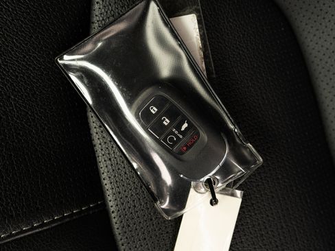 Certified 2025 Honda Pilot Elite image 48