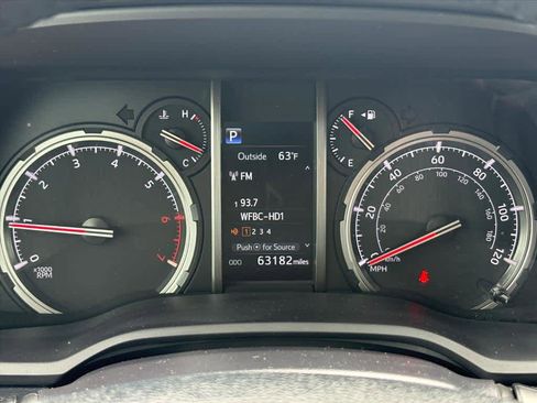 Used 2022 Toyota 4Runner TRD Off-Road AWD/4WD image 12