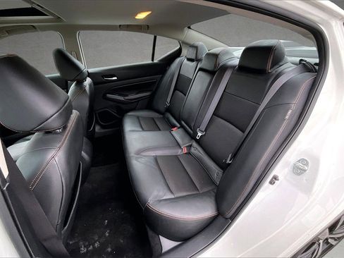 Used 2021 Nissan Altima 2.5 SR w/ SR Premium Package image 21