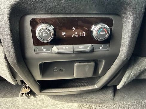Used 2025 GMC Acadia Denali w/ Super Cruise Package FWD image 33