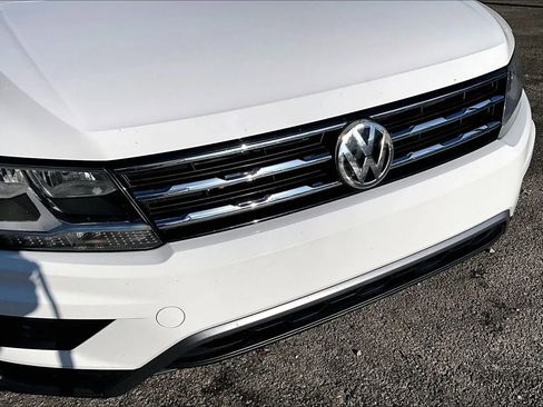 Used 2018 Volkswagen Tiguan SEL image 27