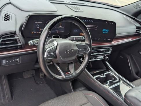 Used 2024 Chevrolet Traverse Z71 w/ Enhanced Driving Package image 12