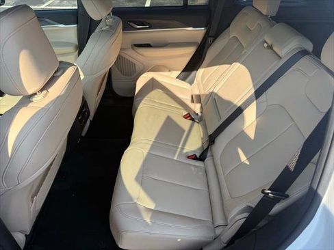 Certified 2024 Jeep Grand Cherokee Limited AWD/4WD image 36