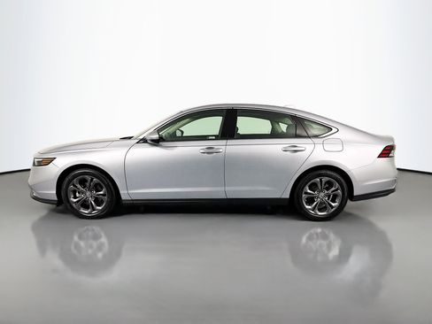 Certified 2023 Honda Accord EX image 8