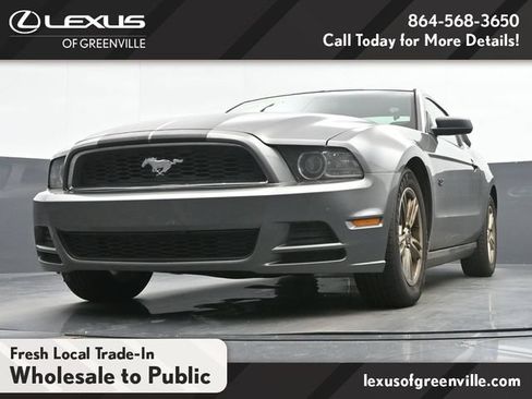 Used 2014 Ford Mustang Coupe RWD image 9
