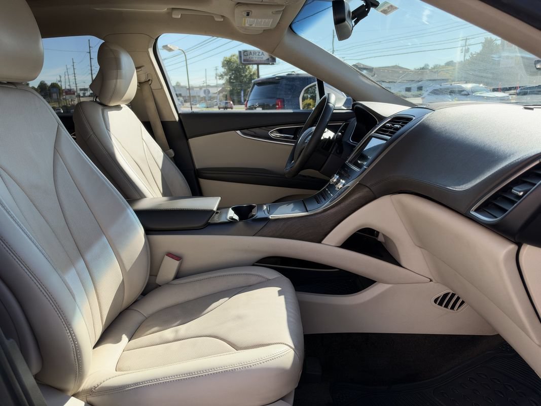 Used 2018 Lincoln MKX Reserve FWD image 16