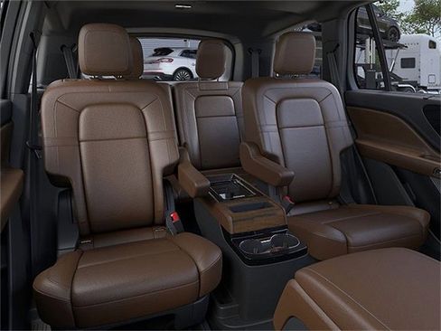 New 2026 Lincoln Aviator Reserve image 11