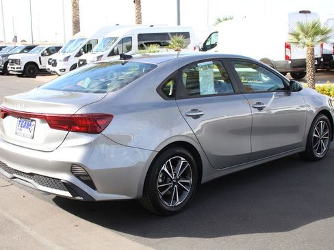 Used 2022 Kia Forte LXS FWD image 8