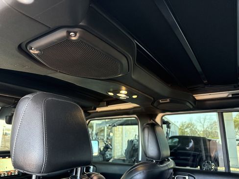 Used 2021 Jeep Wrangler Unlimited Rubicon w/ Trailer Tow Package image 17