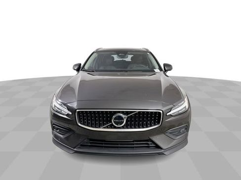 Used 2024 Volvo V60 B5 Cross Country Plus AWD/4WD image 3