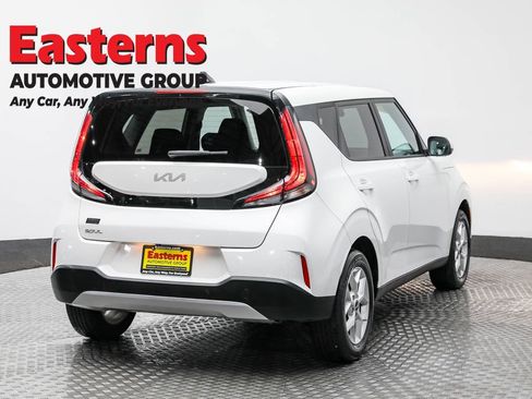 Used 2024 Kia Soul LX w/ Option Group 015 image 5